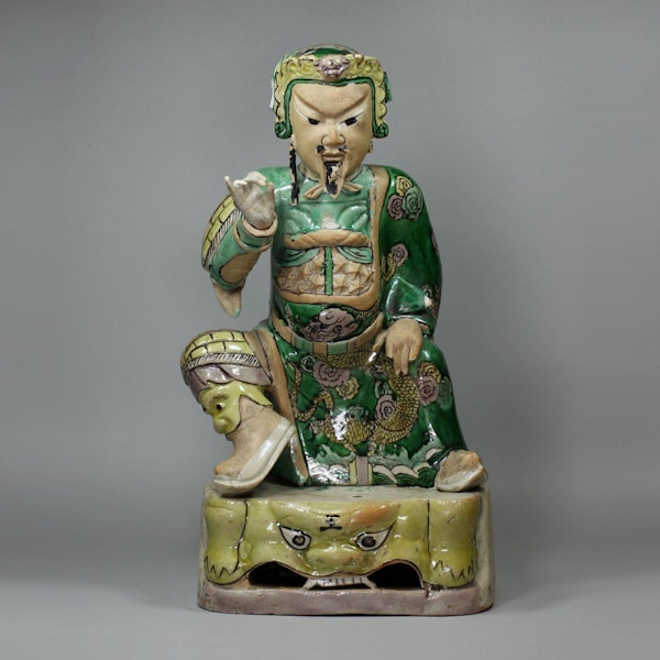 Chinese famille verte biscuit figure of Guandi, the God of War, Kangxi (1662-1722) - image 1