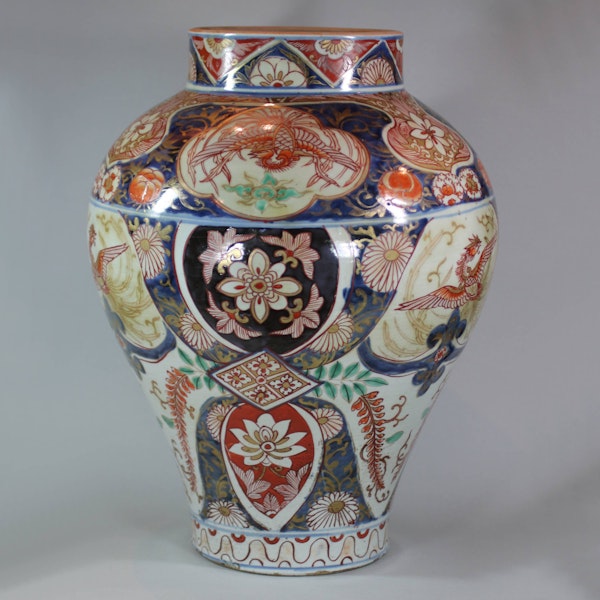 Japanese Imari baluster vase and cover, 18th century - image 5