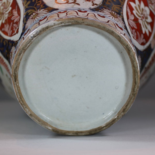 Japanese Imari baluster vase and cover, 18th century - image 2