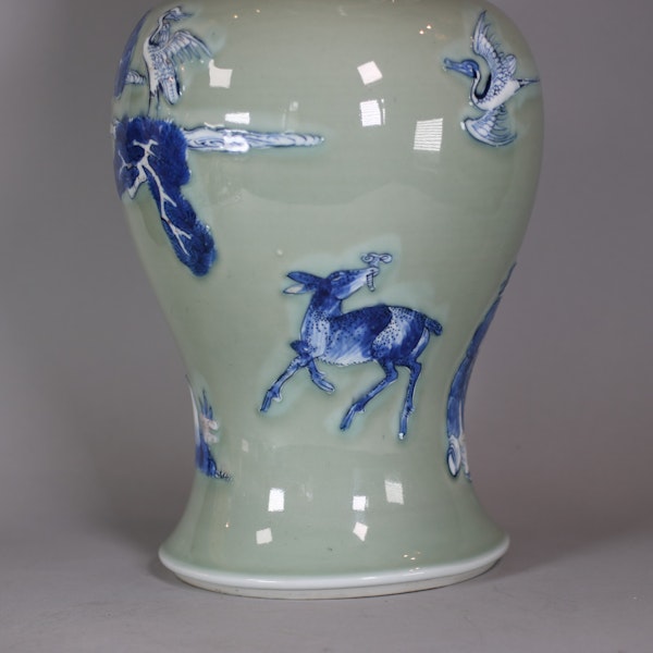 Underglaze-blue and copper-red decorated celadon 'phoenix-tail' vase, Kangxi (1662-1722) - image 7