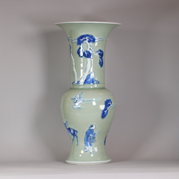 Underglaze-blue and copper-red decorated celadon 'phoenix-tail' vase, Kangxi (1662-1722) - image 4