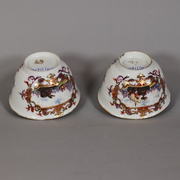 Pair of Meissen teabowls, c.1722 - image 3