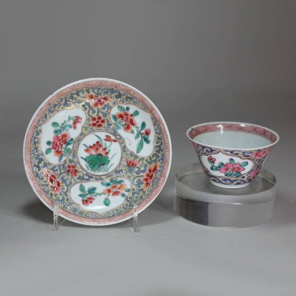 Chinese famille rose teabowl and saucer, Yongzheng (1723-35) - image 1
