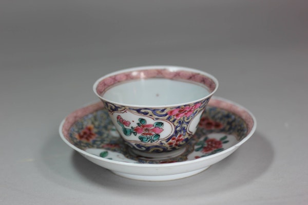 Chinese famille rose teabowl and saucer, Yongzheng (1723-35) - image 2