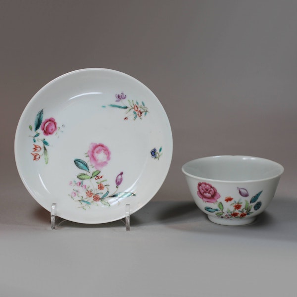 Chinese famille-rose teabowl and saucer, Qianlong (1736-1795) - image 1