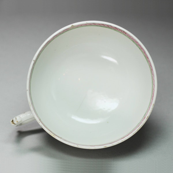 Large famille rose tea cup, Qianlong (1734-95) - image 3