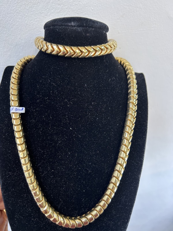 Lovely and wearable 18ct gold necklace and bracelet at Deco&Vintage Ltd - image 4