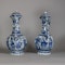 Pair of Chinese blue and white ‘phoenix-head’ ewers and covers, Kangxi (1662-1722) - image 4