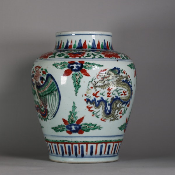Chinese wucai baluster 'dragon' vase, Chongzhen (1627-44) - image 5
