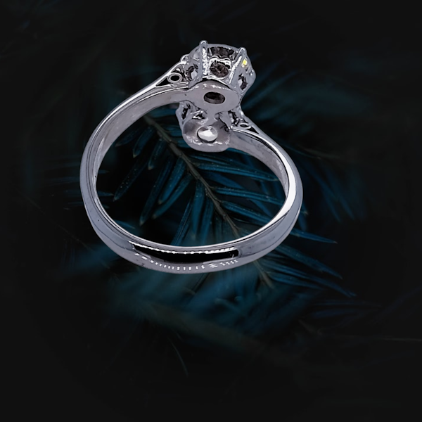Diamond Twist Ring. - image 5