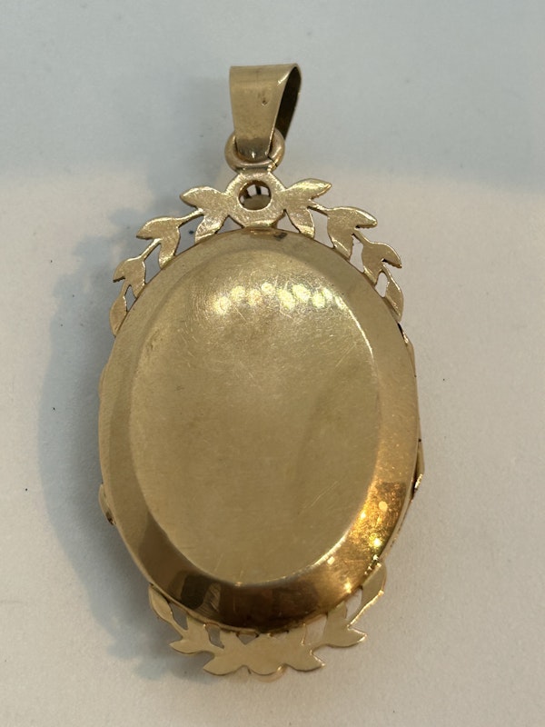 Lovely and wearable Victorian French natural pearl 18ct gold locket pendant at Deco&Vintage Ltd - image 2