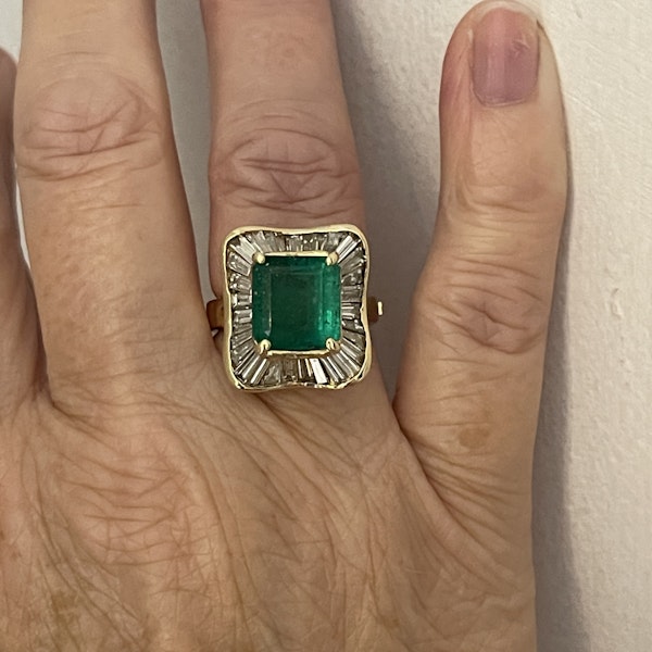 Vintage Emerald and diamond ring - image 5