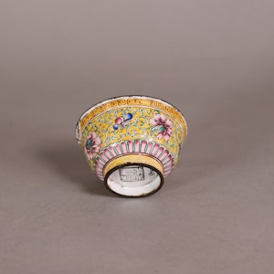 Chinese Canton enamel tea bowl, 18th century