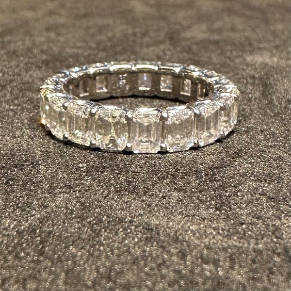 Stunning Diamond Eternity Ring - image 2
