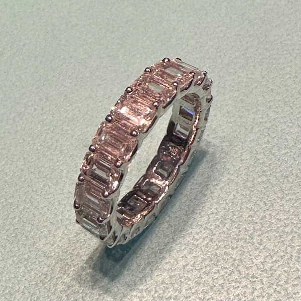 Stunning Diamond Eternity Ring - image 3