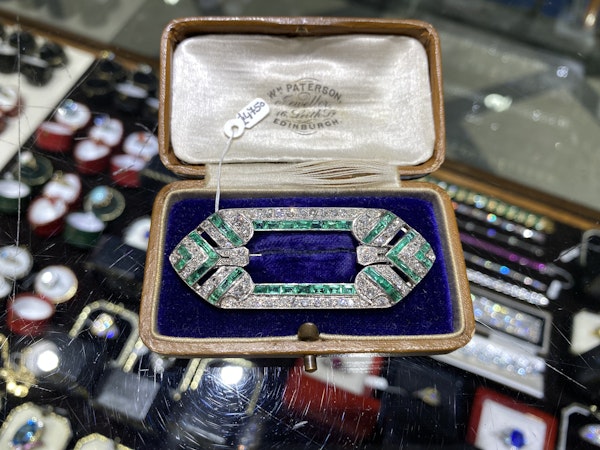 Emerald Diamond Brooch in Platinum date circa 1920, SHAPIRO & Co since1979 - image 6