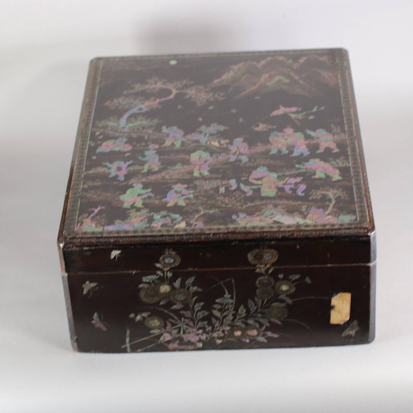 A lac-burgaute box and cover, Qing dynasty, early 19th century - image 3