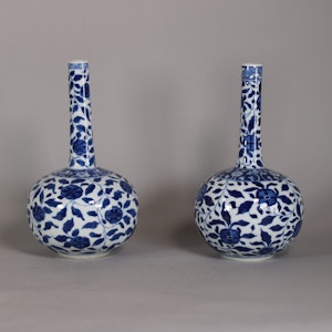 Pair of Chinese blue and white bottle vases, Kangxi (1662-1722)