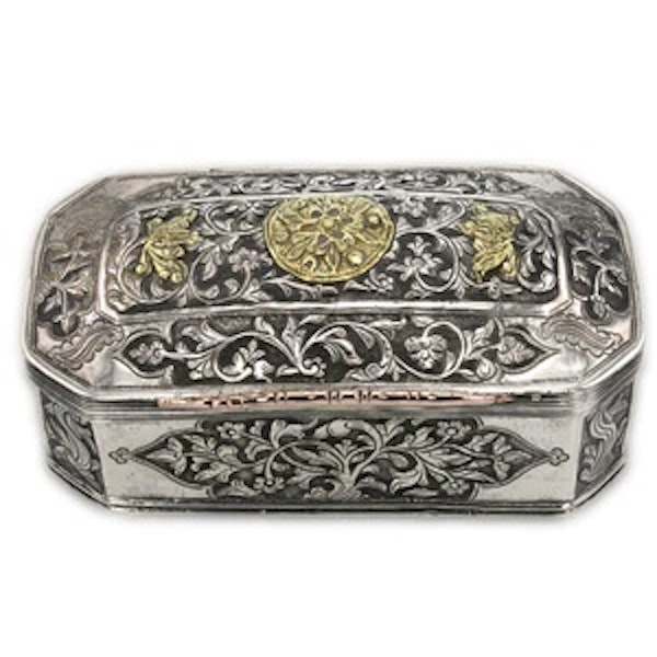 Antique Sumatran Silver Box, Applied Gold, Sumatra, Indonesia – 18th Century - image 1