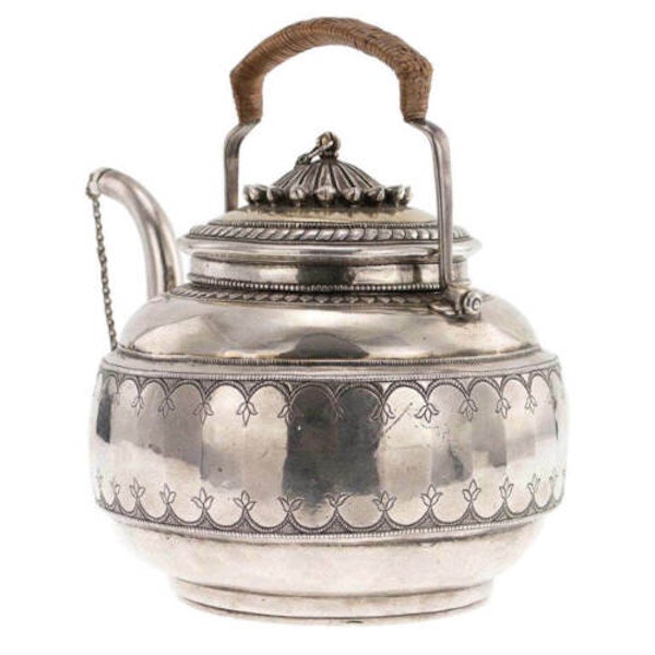 Antique Indian Silver, Parcel-gilt & Gold Tea Kettle, India – Early 18th Century - image 2