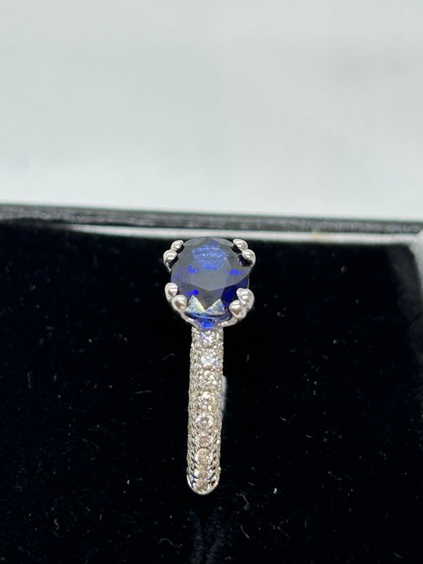Lovely modern sapphire diamond ring at Deco&Vintage Ltd - image 3