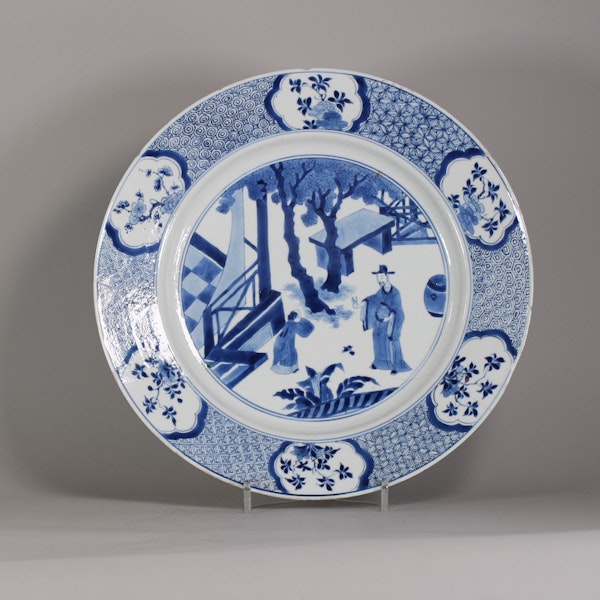 Chinese blue and white charger, Kangxi (1662-1722) - image 1