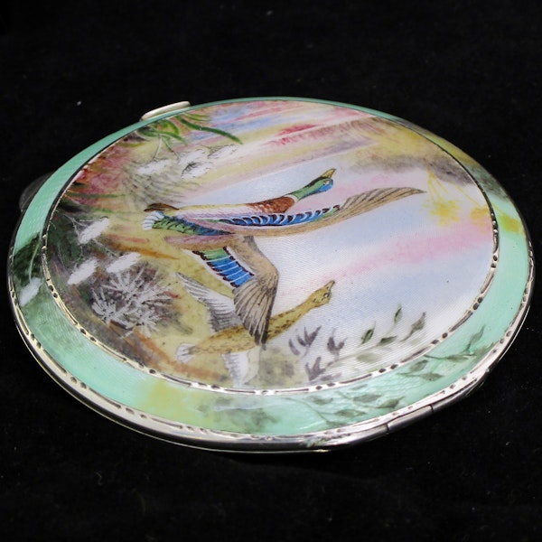 A beautiful sterling silver and enamel compact. - image 9