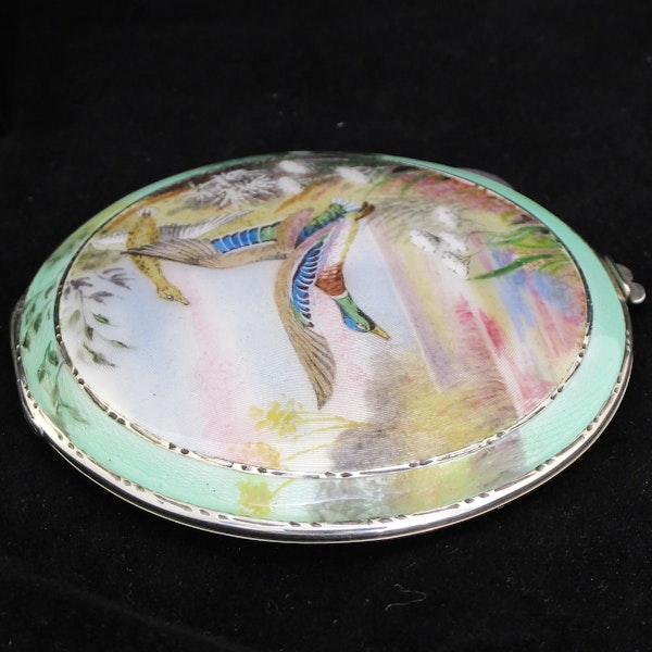 A beautiful sterling silver and enamel compact. - image 7