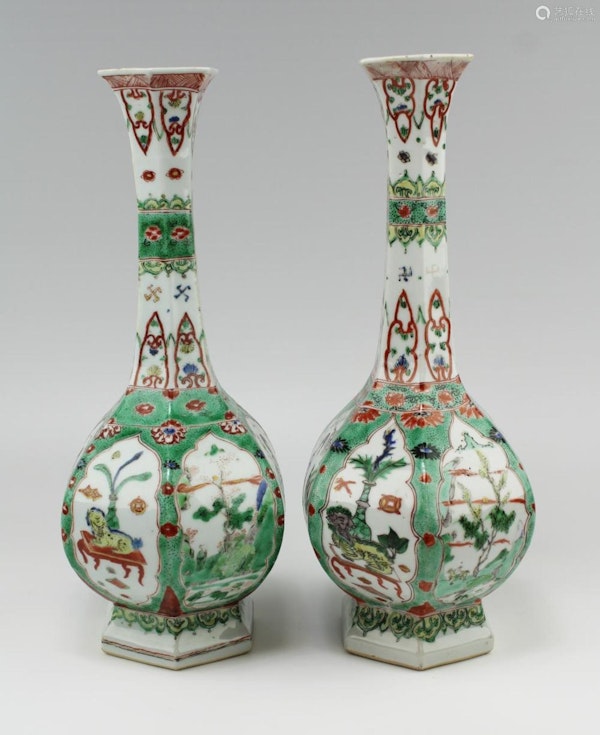 BH54 A PAIR OF CHINESE FAMILLE VERTE FACETTED BOTTLE VASES - image 1