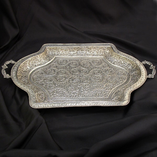A large Indian silver tray. - image 5