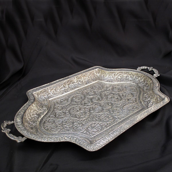 A large Indian silver tray. - image 6