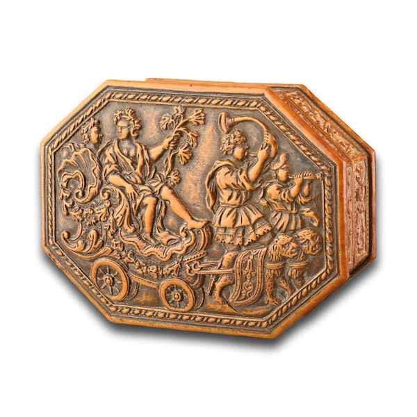 Exceptional boxwood snuff box with allegories of Summer. Dutch, 17th century. - image 2