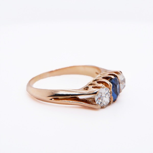 Edwardian diamond and sapphire 3 stone ring - image 2