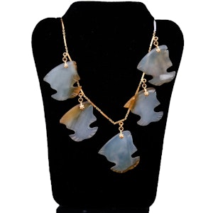 Nephrite jade and gold "fish" necklace set in 22/24 ct. gold