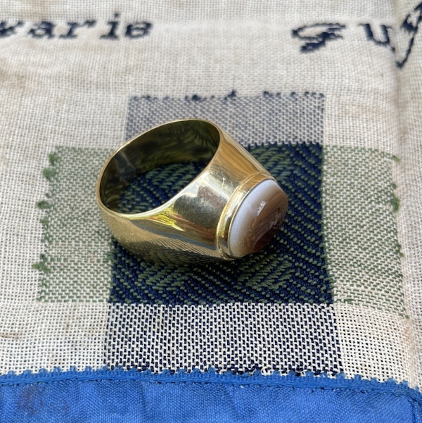 Gold ring with an ancient Roman intaglio carved into an  apotropaic ‘eye’. - image 12