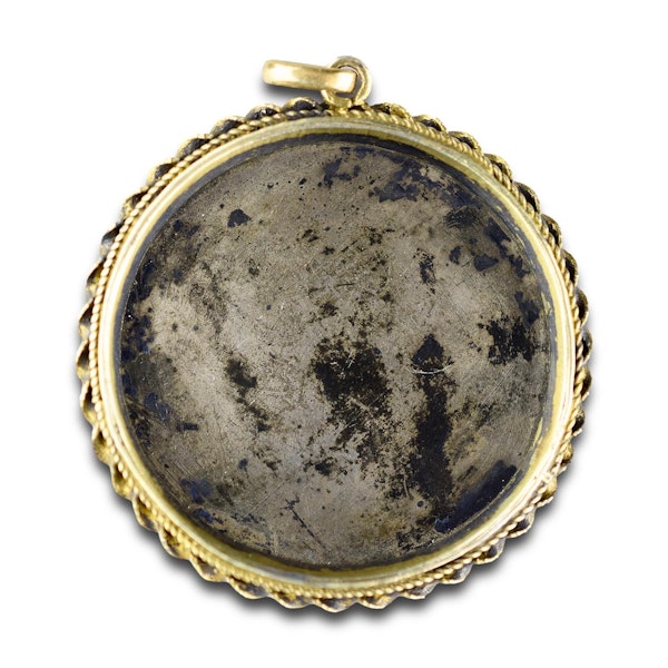Silver gilt and niello pendant with a Roman soldier. Italian, 19th century. - image 11