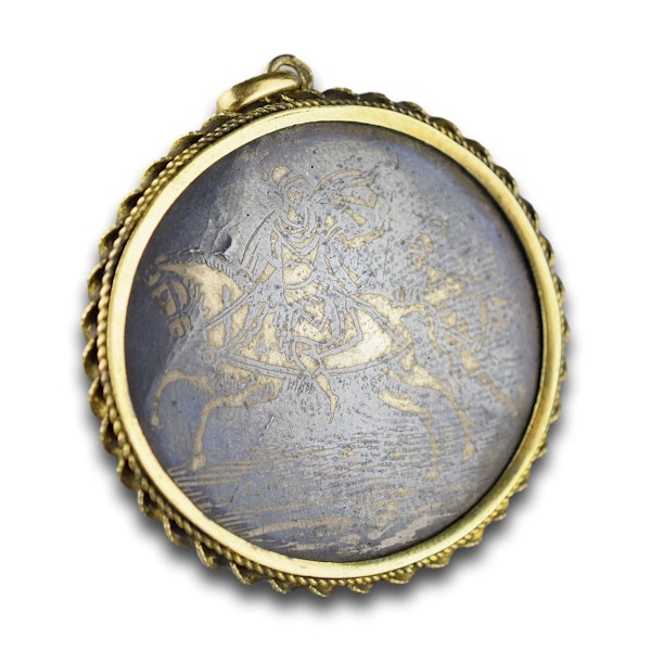 Silver gilt and niello pendant with a Roman soldier. Italian, 19th century. - image 7