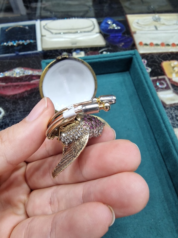 Victorian Diamond bird brooch - image 6