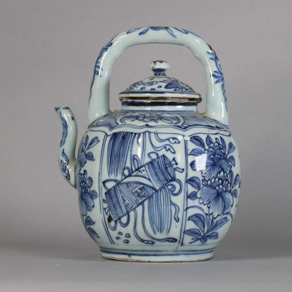 Chinese blue and white kraak wine pot and cover, Wanli (1573-1619) - image 3
