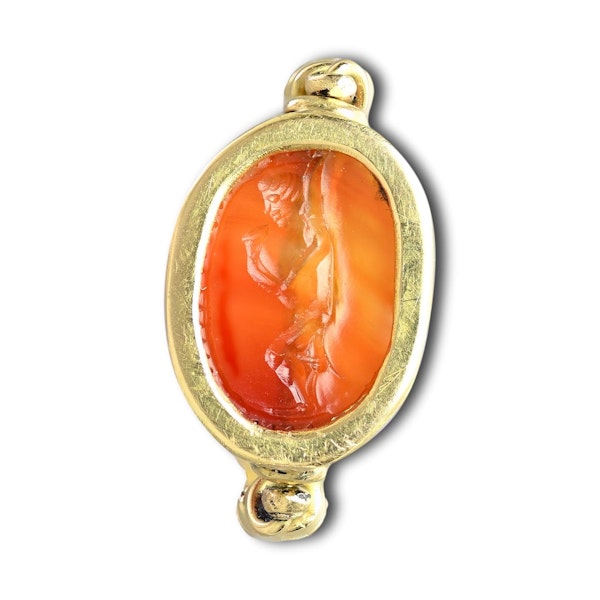 Gold ring with an Etruscan carnelian scarab of a figure carrying an amphora. - image 9