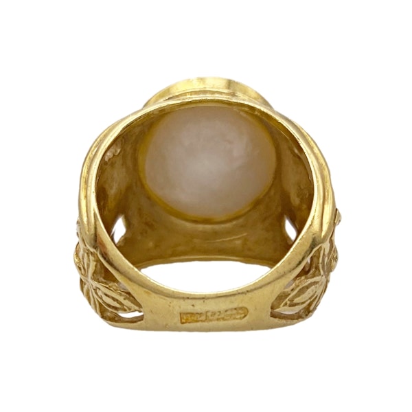 18K Yellow Gold Ring set with 'Mabe' Pearl - image 4