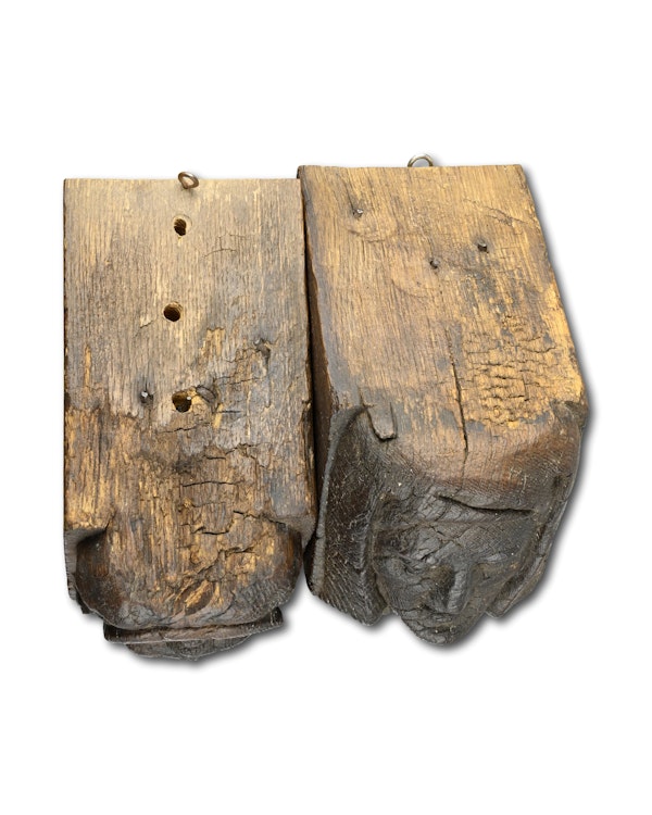 Fine pair of oak corbels of a man and a woman. English, 15th - 16th century. - image 2