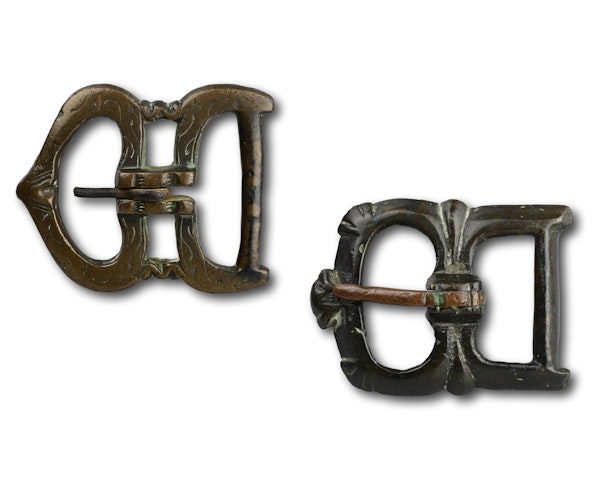 Two large Medieval bronze buckles. French or English, 15th / 16th century. - image 1