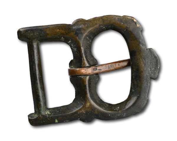 Two large Medieval bronze buckles. French or English, 15th / 16th century. - image 10