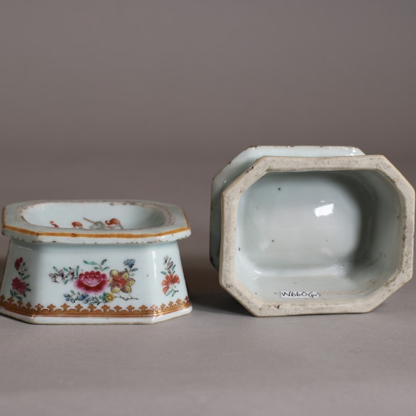 Pair of Chinese armorial trencher salts, c.1770, Qianlong (1735-96) - image 2