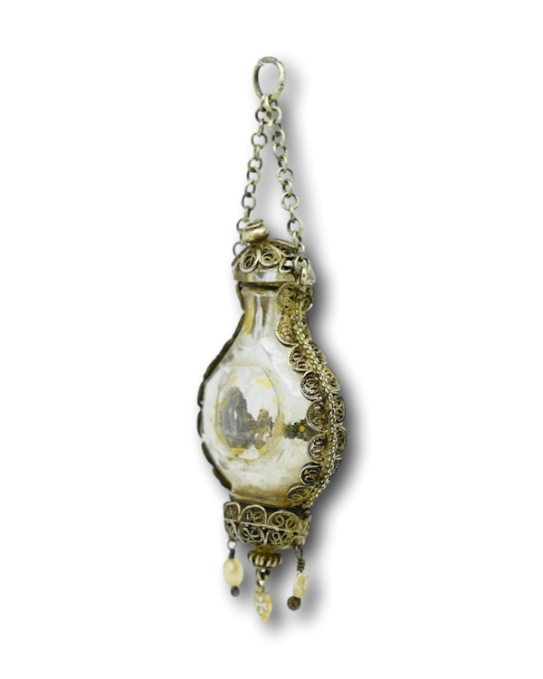 Silver gilt filigree mounted rock crystal flask pendant. Spanish, 17th century. - image 8