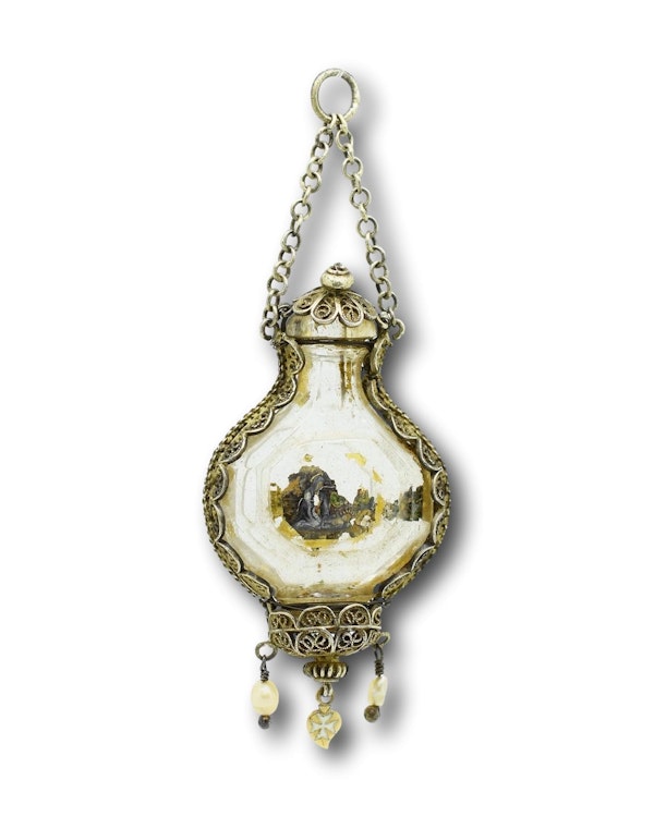 Silver gilt filigree mounted rock crystal flask pendant. Spanish, 17th century. - image 1