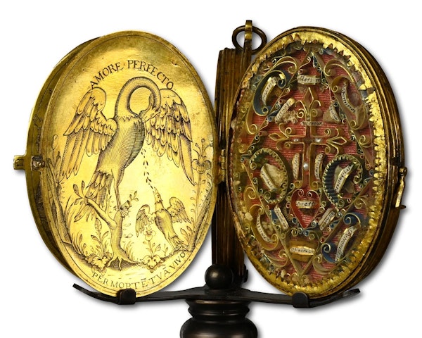 Large engraved copper gilt reliquary pendant. French, early 17th century. - image 1