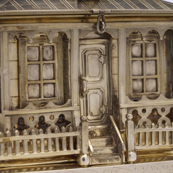 Antique Russian Silver trompe l’oeil box designed as a wooden house, Moscow c.1869 - image 7