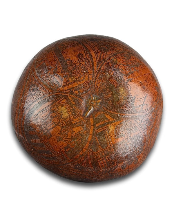 Richly patinated & engraved gourd pilgrims flask. South American, 18th century. - image 7